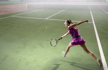 Büyük tenis oyuncusu. Karışık teknik