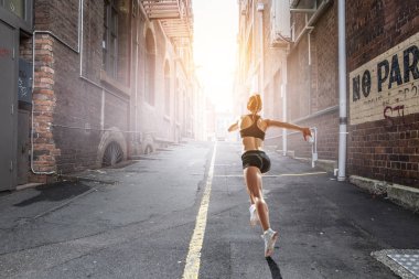 Sporcumuz çalışan yarış. Karışık teknik