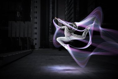 Dans tutkusu var. Karışık teknik