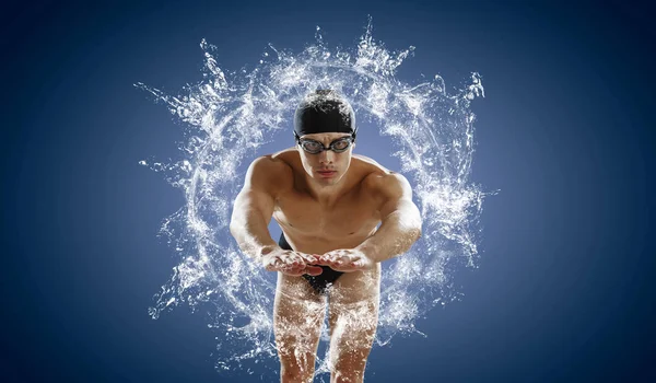 Schwimmer bei Wettkämpfen. Gemischte Medien — Stockfoto