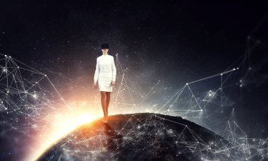 Başka bir gerçeklikte. Karışık teknik