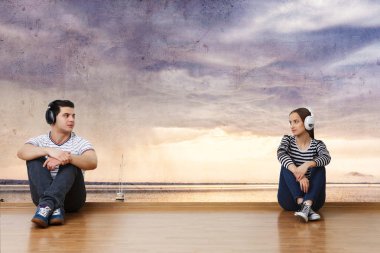 Gençler müzik dinle. Karışık teknik