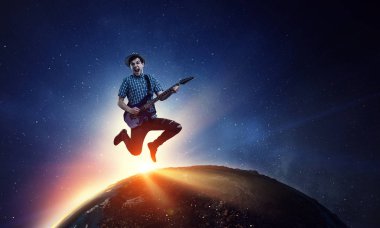 Ne zaman worldfamous oldu. Karışık teknik