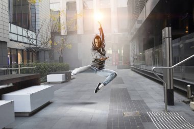 Dans tutkusu var. Karışık teknik