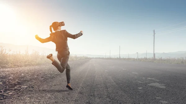 Het gevoel van virtuele realiteit. Mixed media — Stockfoto