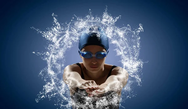 Nadador em competição. Meios mistos — Fotografia de Stock