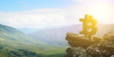 Dağdaki Bitcoin sembolü