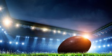 Işıkları boş gece futbol arenası