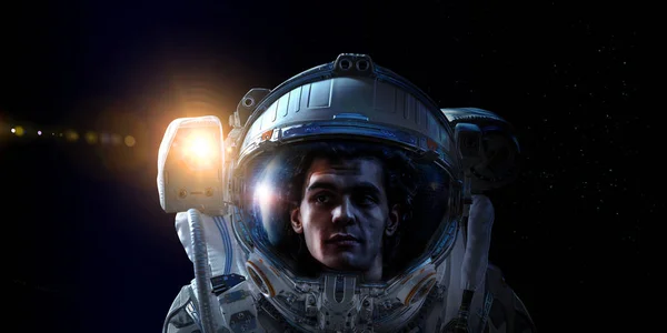 Astronauta w kosmosie na orbicie planety. — Zdjęcie stockowe