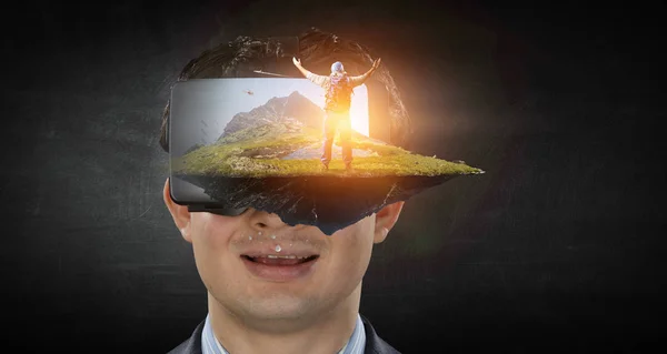 Doświadczenie wirtualnej rzeczywistości i technologie przyszłości. Media mieszane — Zdjęcie stockowe
