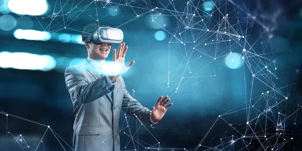 Досвід віртуальної реальності. Технології майбутнього. Змішані носії — стокове фото