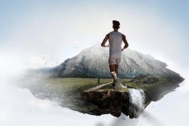 Koşu atletik genç adam