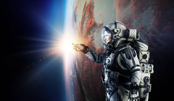 Űrhajós a bolygó körüli pályán.. — Stock Fotó