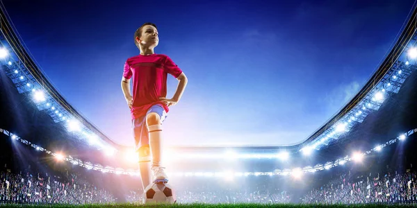 Μικρέ πρωταθλητή ποδοσφαίρου. Μεικτά μέσα — Φωτογραφία Αρχείου