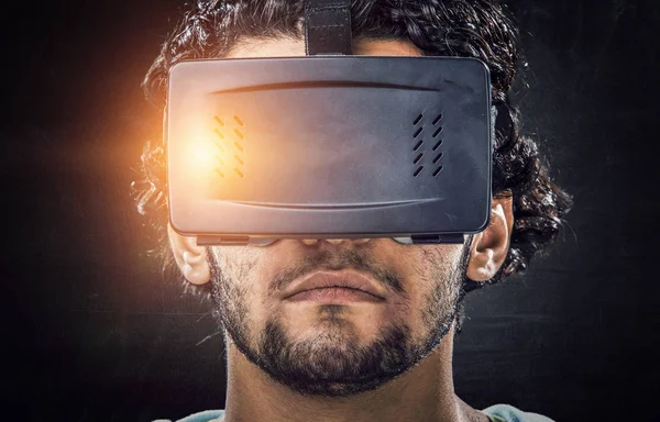 Esperienza di realtà virtuale e tecnologie del futuro. Mezzi misti — Foto Stock