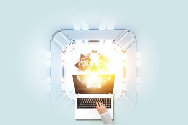Teknoloji arka plan üzerinde laptop el Businesswoman. Karışık medya
