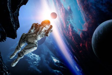 Cyborg gümüş koşu kadını. Karışık ortam