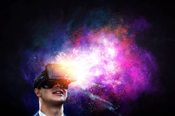 Virtual reality ervaring. Technologieën van de toekomst. Gemengde media — Stockfoto