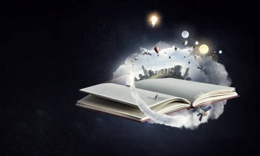 Kırmızı elbiseli genç ve güzel bir bayan dansçı. Karışık ortam