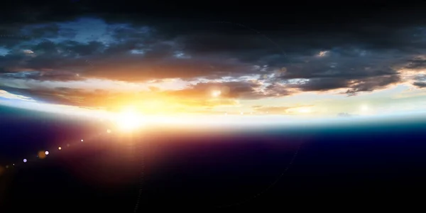 Gezegen yörüngesinde gün doğumu, uzay güzelliği — Stok fotoğraf