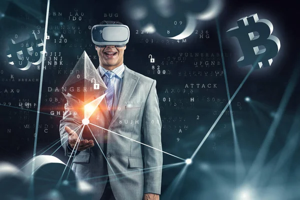 Experiencia de realidad virtual. Tecnologías del futuro. Medios mixtos —  Fotos de Stock