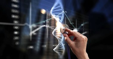 Steteskoplu doktor eli. Karışık ortam