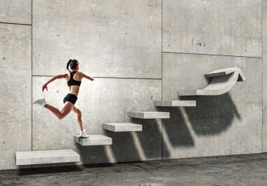 Genç atlet kadın tırmanma taş merdiven kariyer geliştirme ve başarı kavramını gösteren. Karışık medya