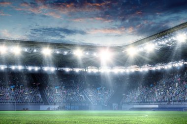 Işıklar altında tam gece futbol sahası