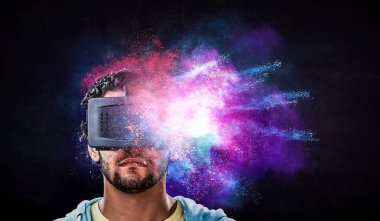 Sanal gerçeklik deneyimi. Geleceğin teknolojileri. Karışık ortam