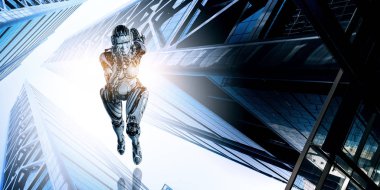 Cyborg gümüş koşu kadını. Karışık ortam