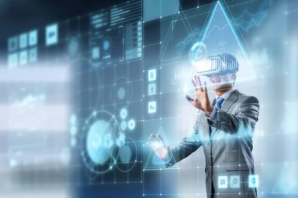 Virtual reality experience. Technologies of the future. Mixed media — Stock Photo, Image