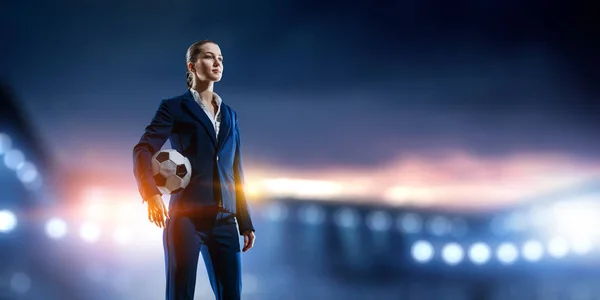 Business Lady på fotbollsstadion. Blandade medier — Stockfoto