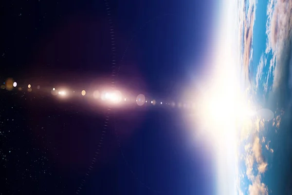 Salida del sol en la órbita del planeta, belleza espacial —  Fotos de Stock