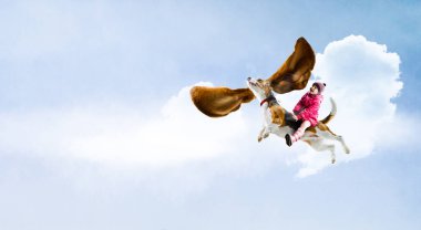 Süper kahraman ve onu uçan köpek