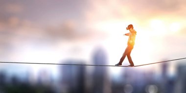 Sanal gerçeklik deneyimi. Vr kulaklık takan adam