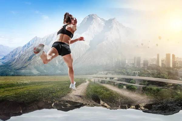 Sport vrouw Running race. Mixed media — Stockfoto