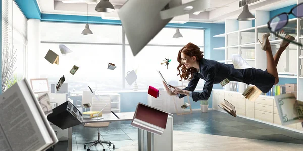 Radostný krásný mladý levitating businesswoman — Stock fotografie