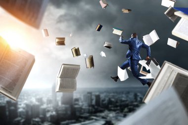 O büyük bir patron. Karışık ortam