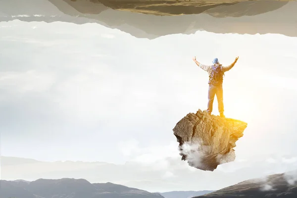 Wanderer mit Stöcken. Gemischte Medien — Stockfoto