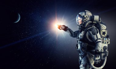 Uzayı keşfediyorum. Karışık ortam