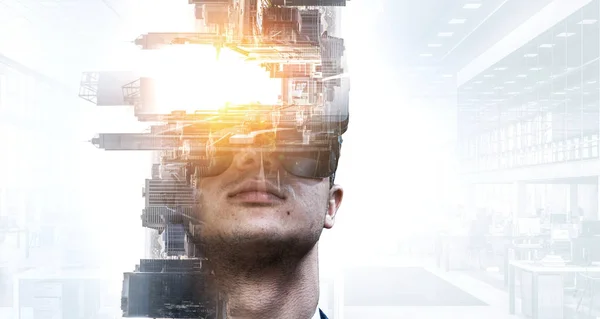 Imagem abstrata da experiência de realidade virtual, um homem em óculos VR — Fotografia de Stock