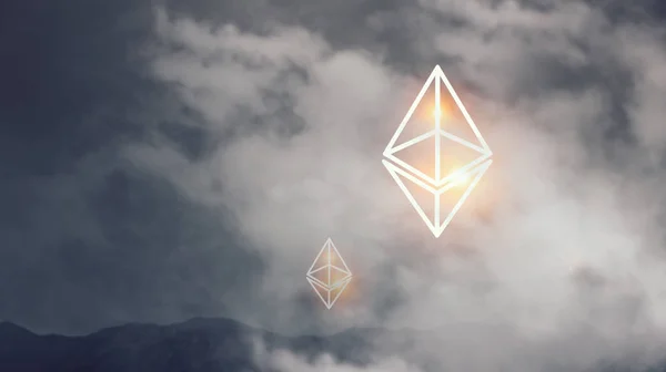 Ethereumský symbol v bouřné obloze — Stock fotografie