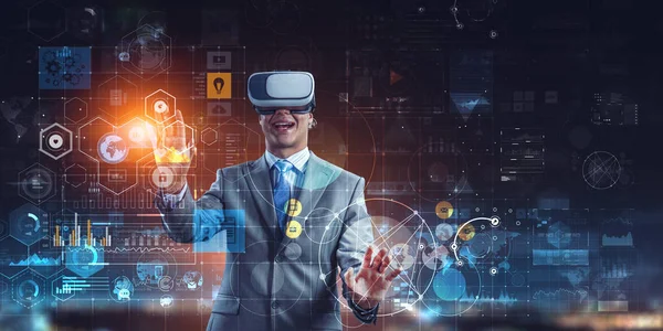 Virtual reality experience. Technologies of the future. — Stock Photo, Image