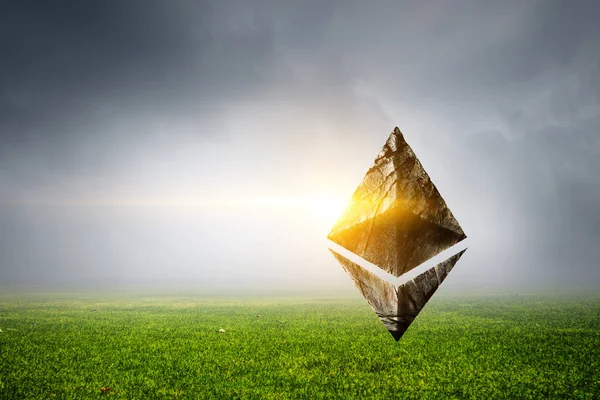Symbol Ethereum na zelené trávě — Stock fotografie