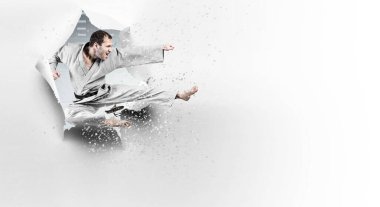 Karate vuruşlu yırtık kağıt efekti