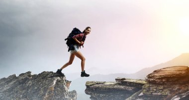 Yürüyüş ya da yürüyüş konsepti. karışık ortam