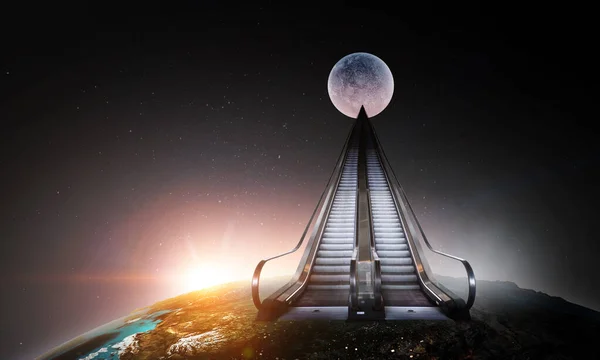 Rolltreppe von der Erde zum Mond — Stockfoto