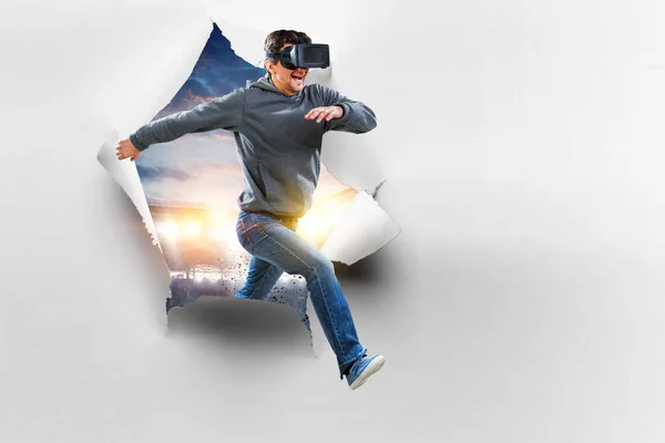 Experiencia de realidad virtual. Tecnologías del futuro. —  Fotos de Stock