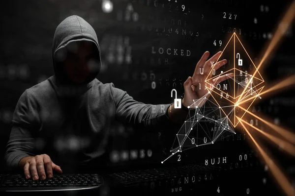 Hacker jagen nach Code-Konzept — Stockfoto