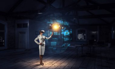 Başka bir gerçeklikte. Karışık teknik